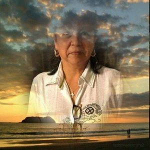 Meet your Posher, Elia